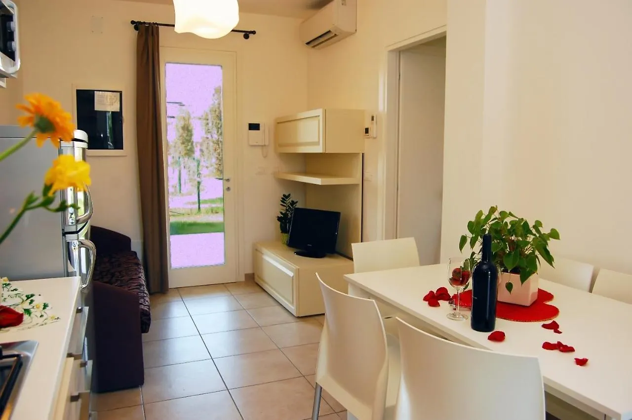Recently Built Apartment With Swimming Pool And Garden ビビオーネ