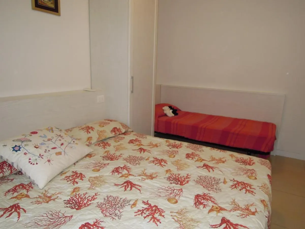 Recently Built Apartment With Swimming Pool And Garden ビビオーネ